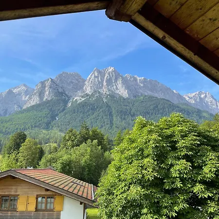 Apartment Design-studio Mit Zugspitzblick